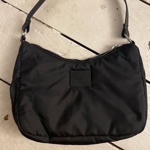 divided supply handbag c39